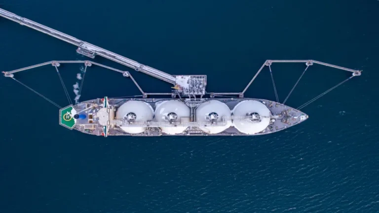 Russia’s First Ice-Class LNG Carrier Begins Sea Trials